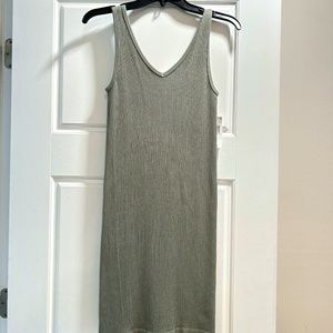 BRAND NEW: Sugar Rain, sage, stretchy dress.    Size: M/L